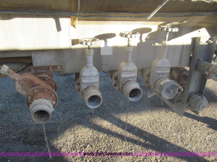 image for item I7198 1966 Butler 40 tanker trailer