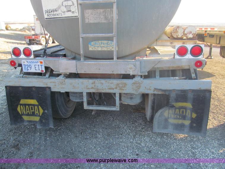 image for item I7198 1966 Butler 40 tanker trailer