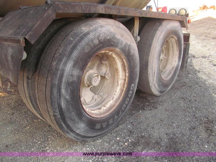 image for item I7198 1966 Butler 40 tanker trailer