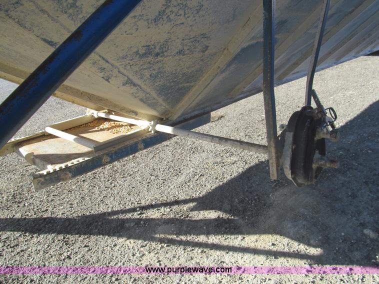 image for item I7200 1978 Doonan 41' tandem axle grain trailer