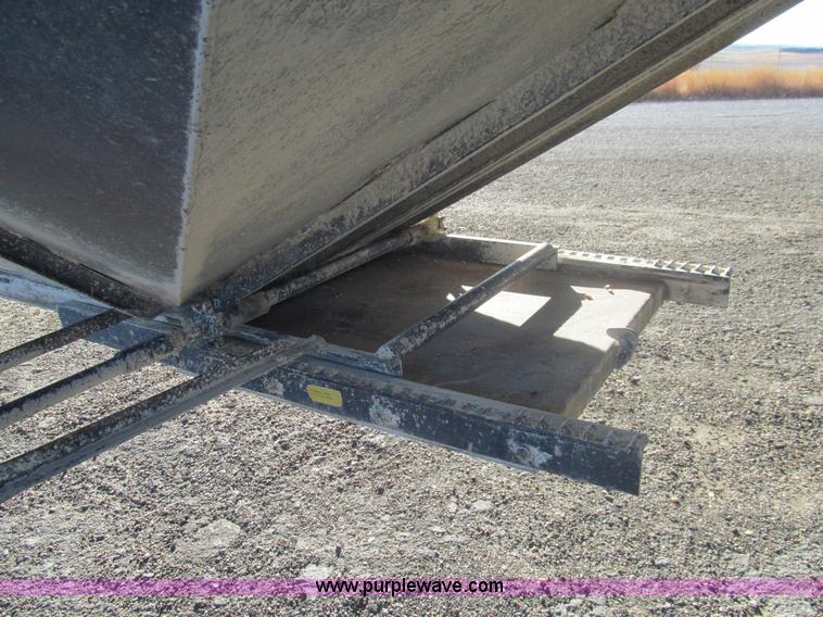 image for item I7200 1978 Doonan 41' tandem axle grain trailer