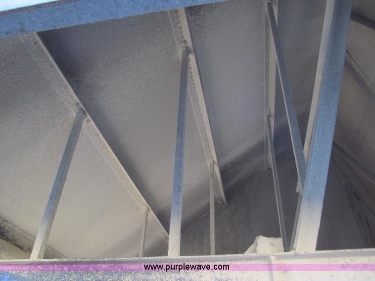 image for item I7200 1978 Doonan 41' tandem axle grain trailer