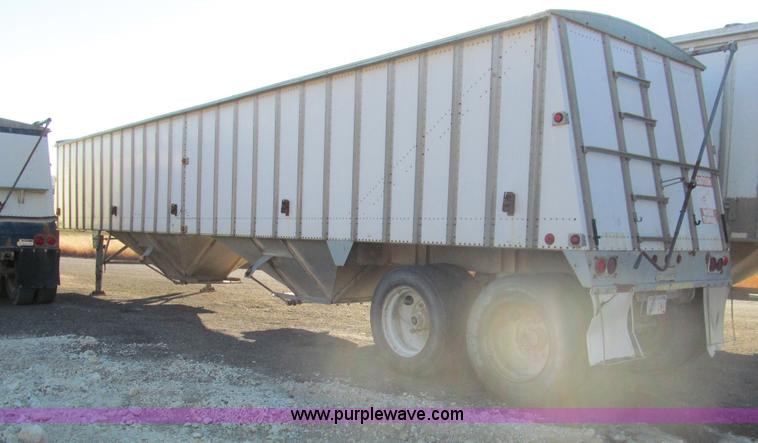 image for item I7201 1985 Meritt 42' tandem axle grain trailer