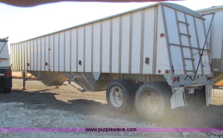 image for item I7201 1985 Meritt 42' tandem axle grain trailer