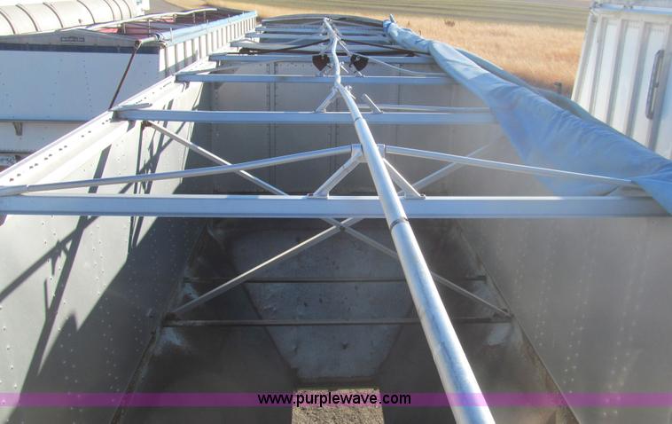image for item I7201 1985 Meritt 42' tandem axle grain trailer