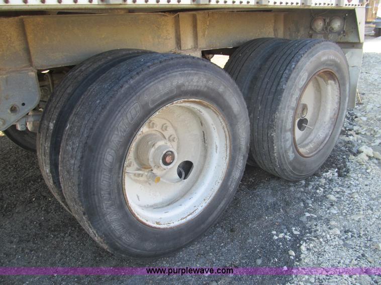 image for item I7201 1985 Meritt 42' tandem axle grain trailer