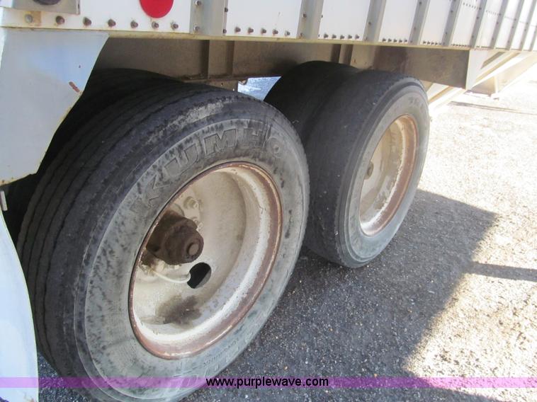 image for item I7201 1985 Meritt 42' tandem axle grain trailer