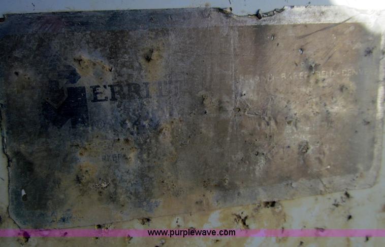 image for item I7201 1985 Meritt 42' tandem axle grain trailer