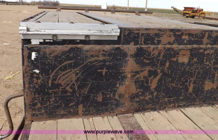 image for item I9016 1997 Doonan step deck trailer