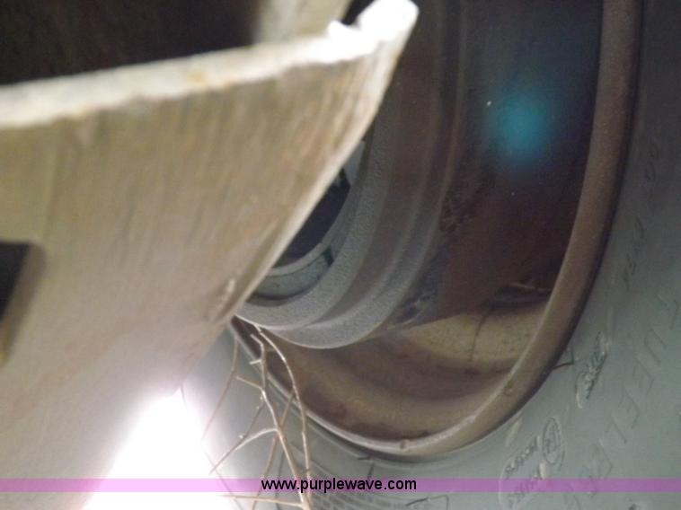 image for item I9016 1997 Doonan step deck trailer