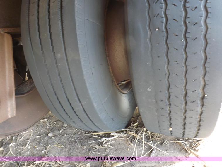 image for item I9016 1997 Doonan step deck trailer