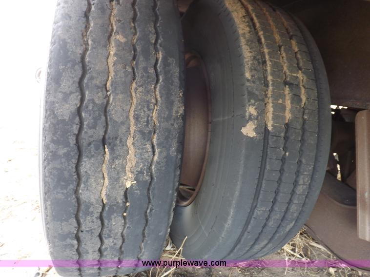 image for item I9016 1997 Doonan step deck trailer