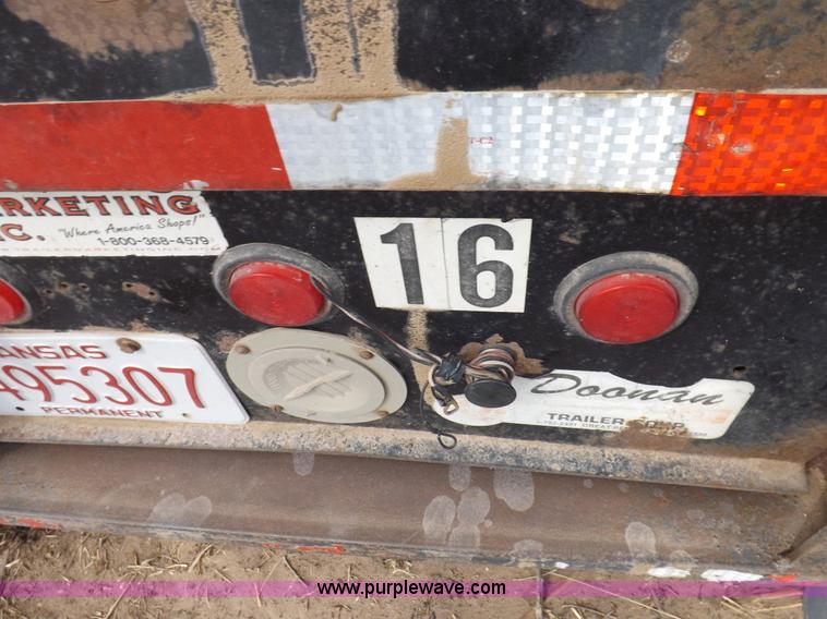 image for item I9016 1997 Doonan step deck trailer