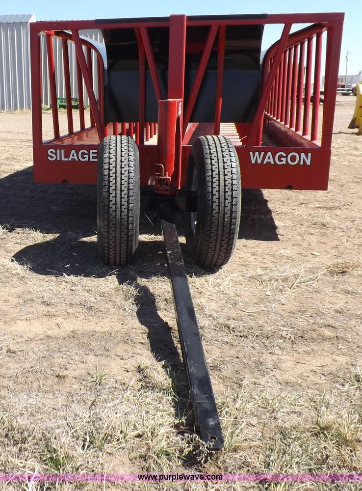 image for item I9021 Silage feeder wagon