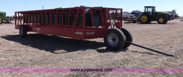 image for item I9021 Silage feeder wagon