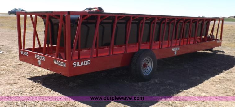 image for item I9021 Silage feeder wagon