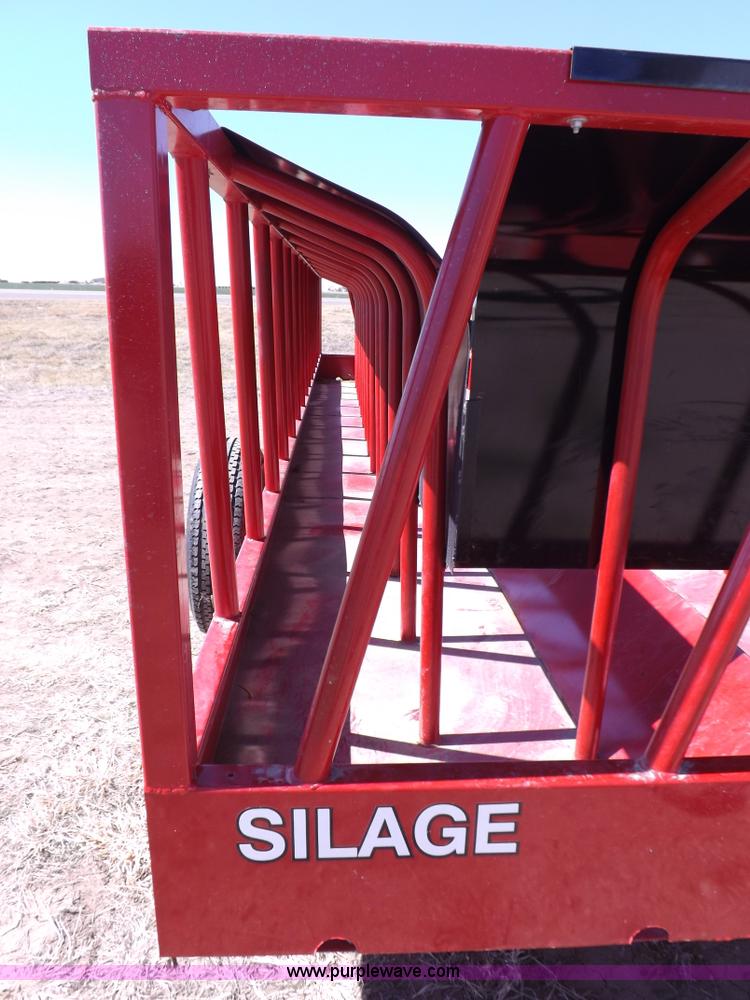 image for item I9021 Silage feeder wagon
