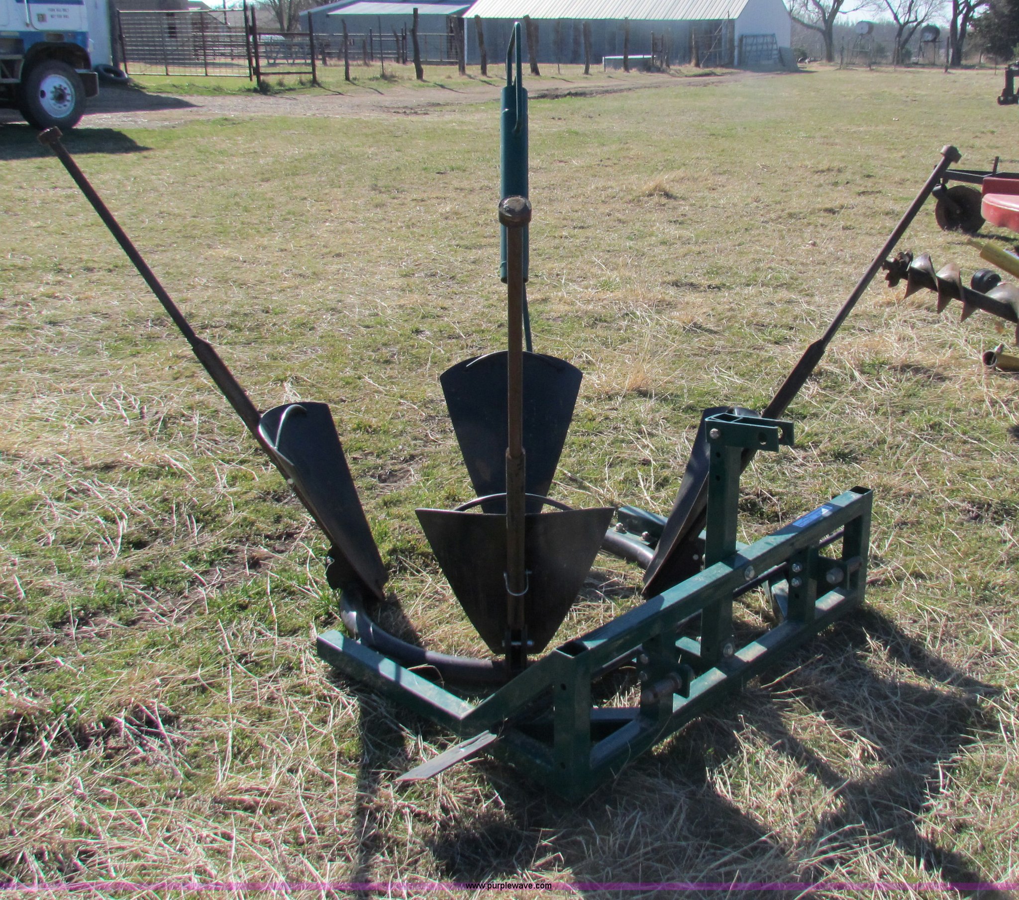 Tree Toad manual tree spade in Douglass, KS | Item AN9949 sold | Purple
