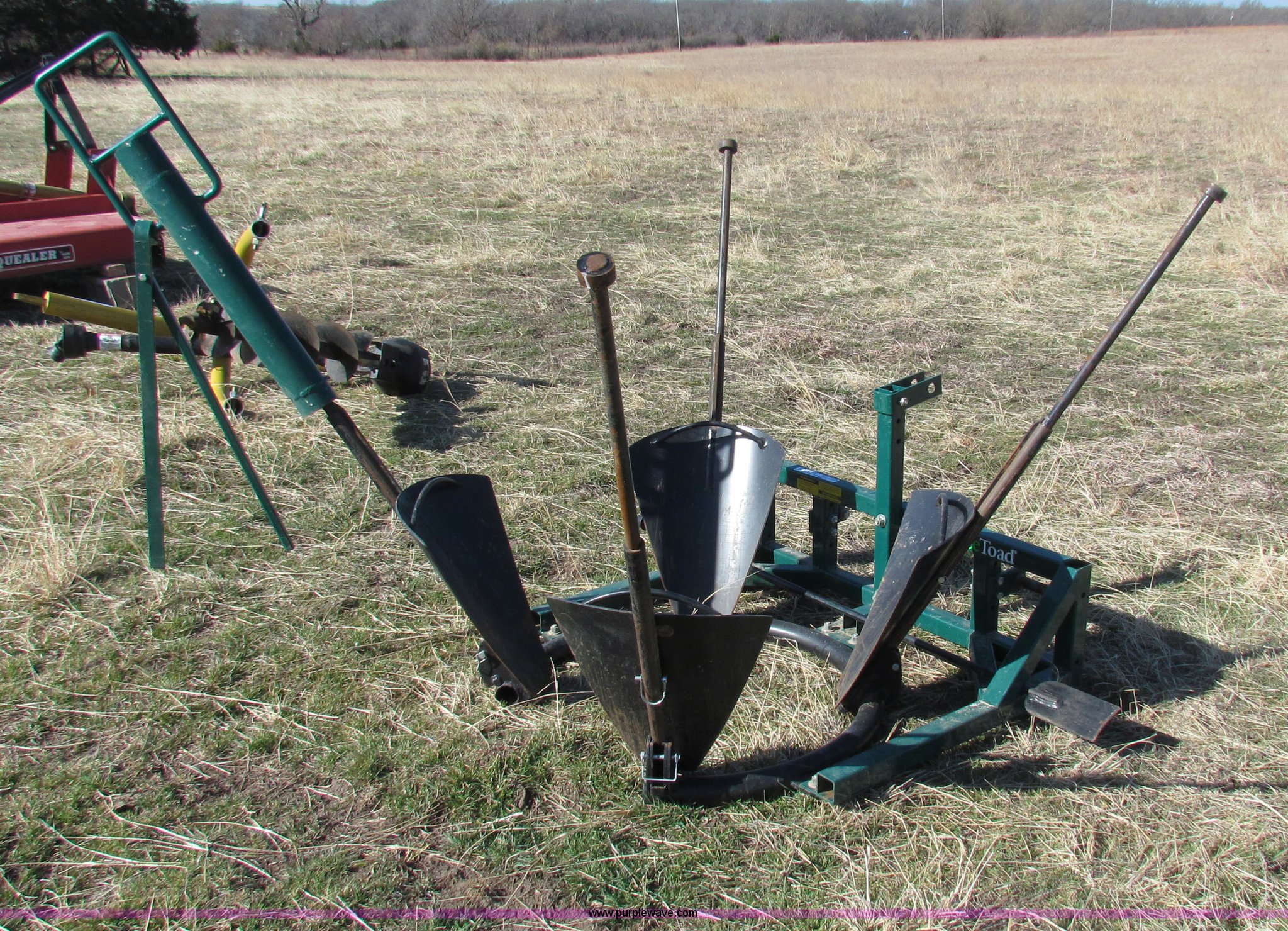 Tree Toad manual tree spade in Douglass, KS Item AN9949 sold Purple