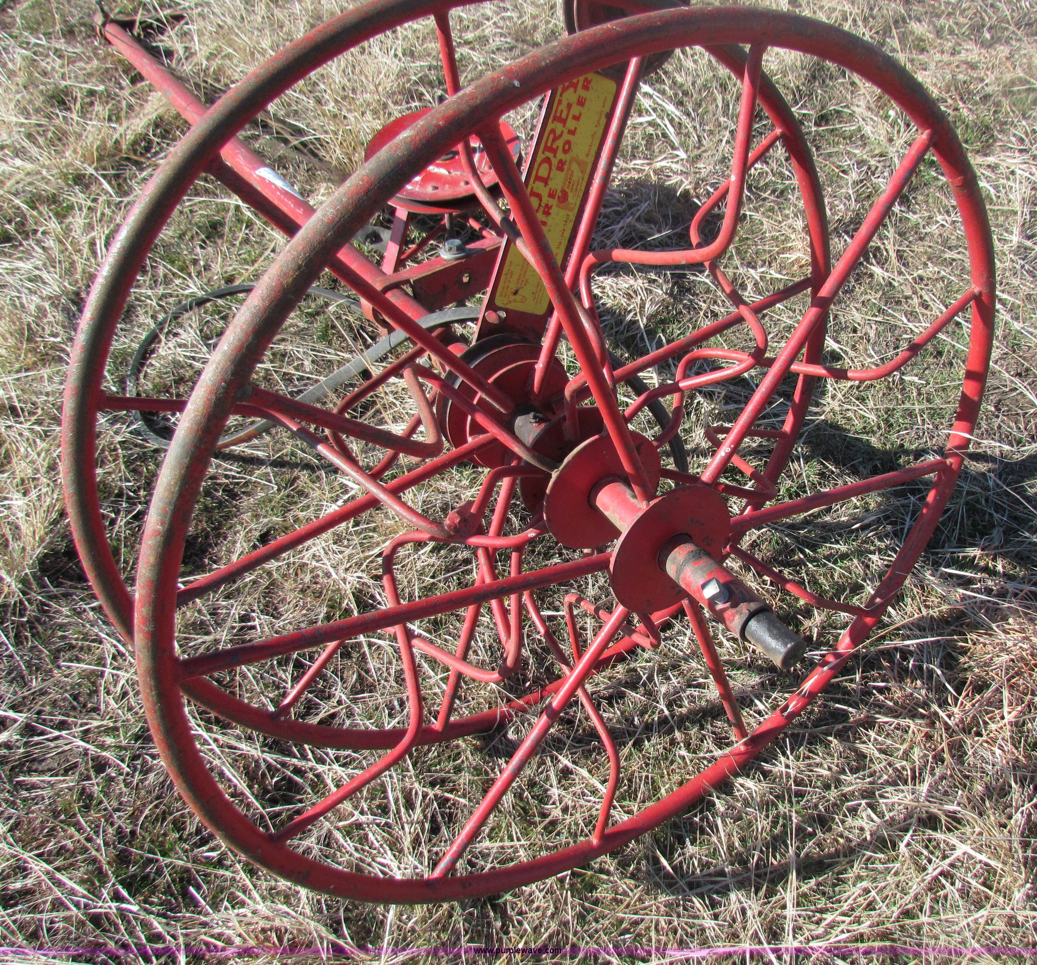 Dudrey wire roller in Douglass, KS Item AN9955 sold Purple Wave