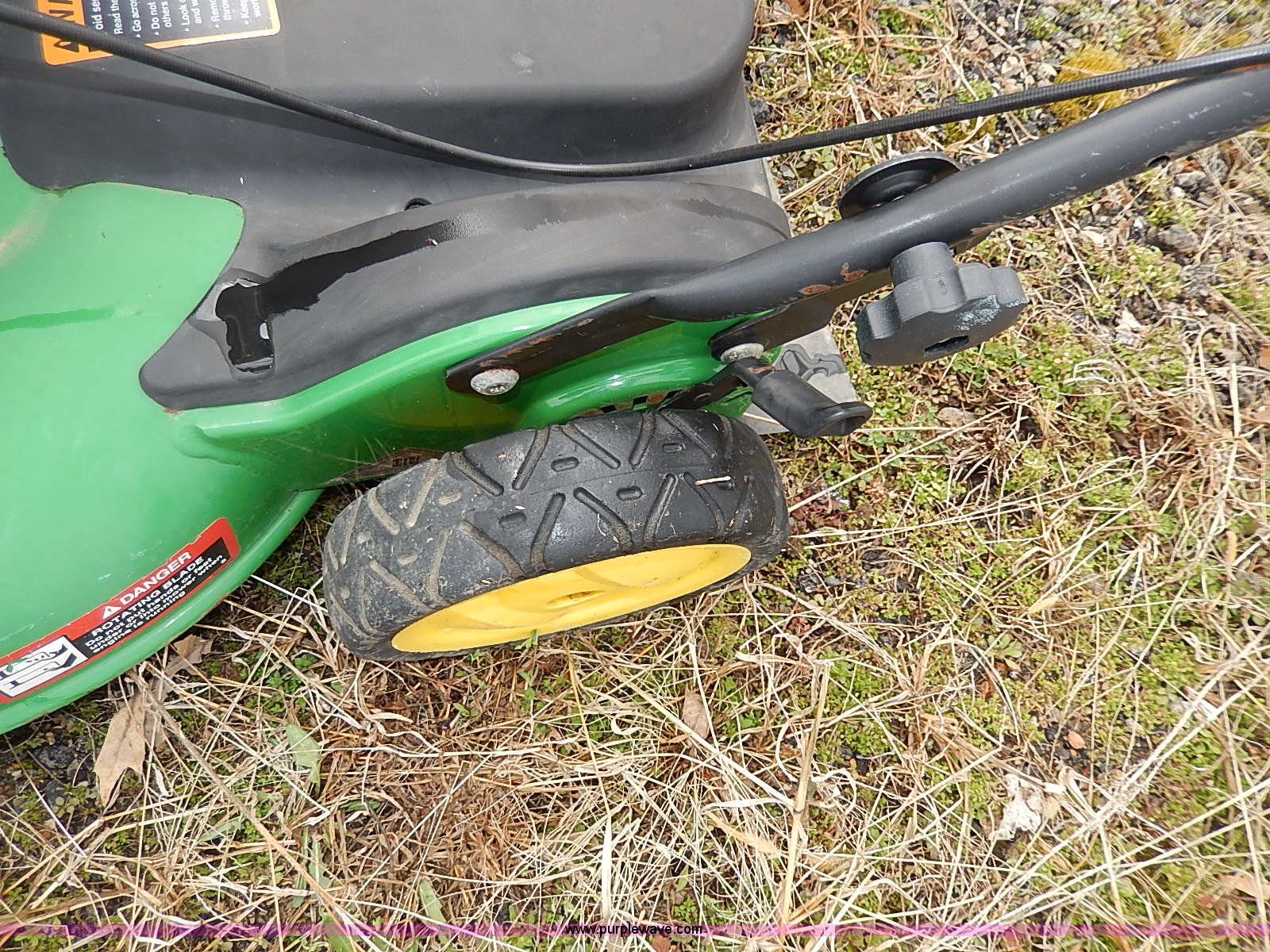 John Deere JS60 selfpropelled push mower in Baldwin City, KS Item
