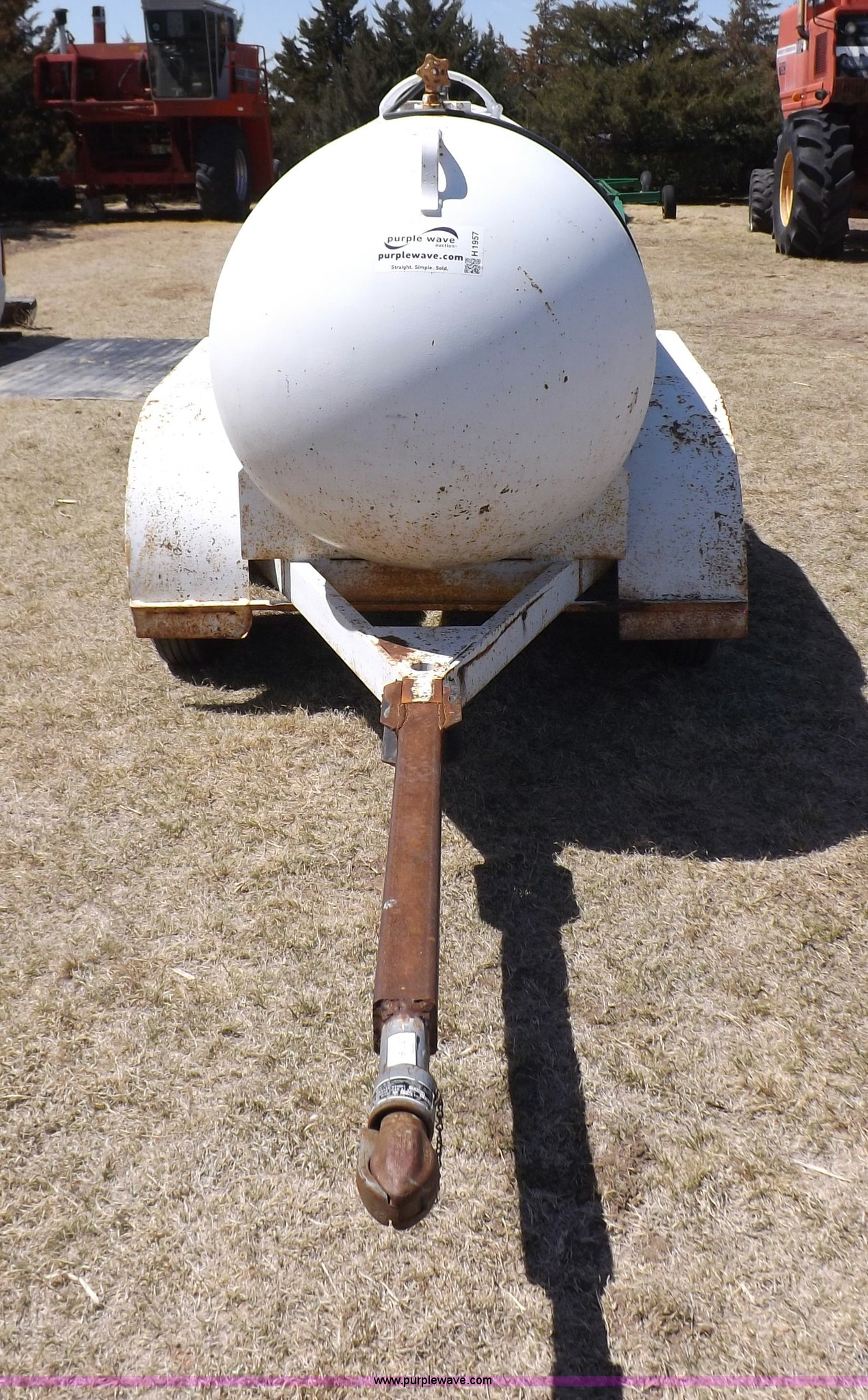 500 gallon field propane tank in Ulysses, KS | Item H1957 sold | Purple ...