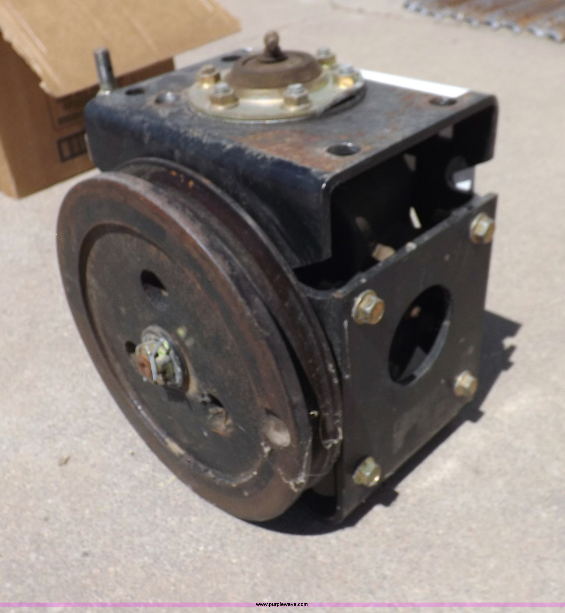 Gleaner wobble box in Ulysses, KS | Item H1973 sold | Purple Wave