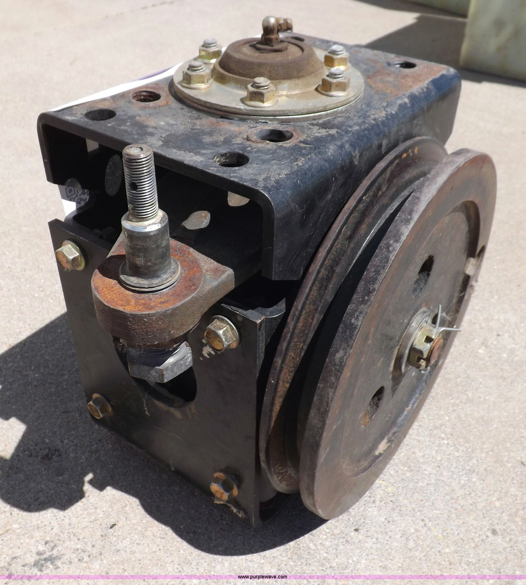 Gleaner wobble box in Ulysses, KS | Item H1973 sold | Purple Wave