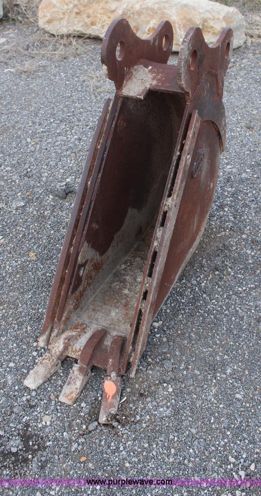 image for item AM9379 12" excavator bucket