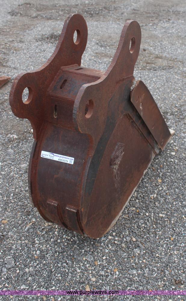 image for item AM9379 12" excavator bucket