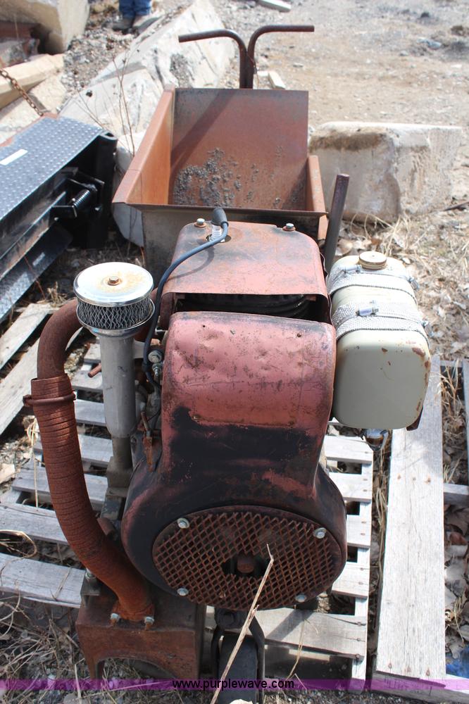 image for item AM9402 Asphalt curb machine