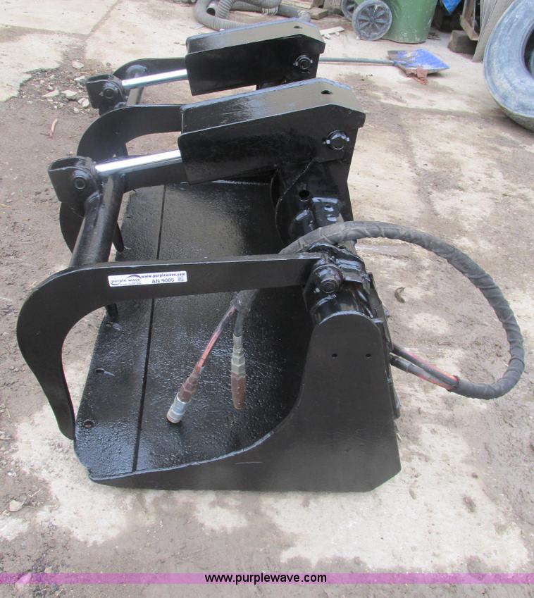 image for item AN9085 Ingersoll Rand 60 Industrial grapple skid steer bucket