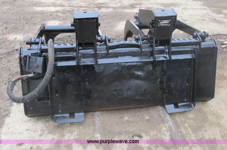 image for item AN9085 Ingersoll Rand 60 Industrial grapple skid steer bucket