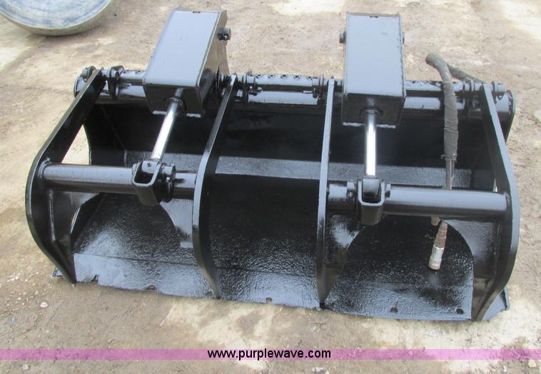 image for item AN9085 Ingersoll Rand 60 Industrial grapple skid steer bucket