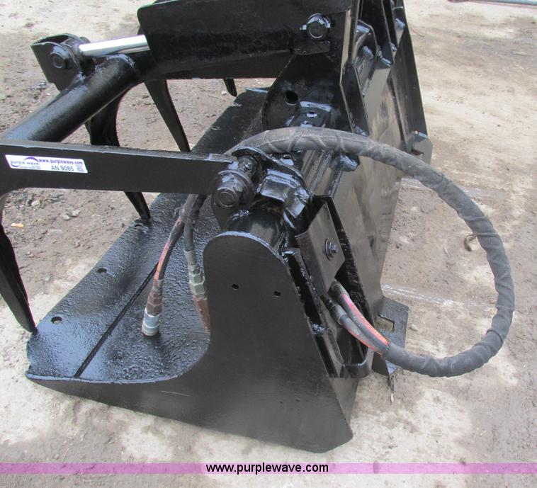 image for item AN9085 Ingersoll Rand 60 Industrial grapple skid steer bucket