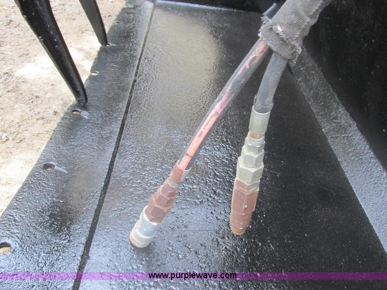 image for item AN9085 Ingersoll Rand 60 Industrial grapple skid steer bucket