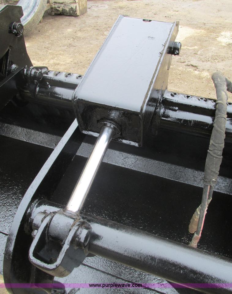 image for item AN9085 Ingersoll Rand 60 Industrial grapple skid steer bucket