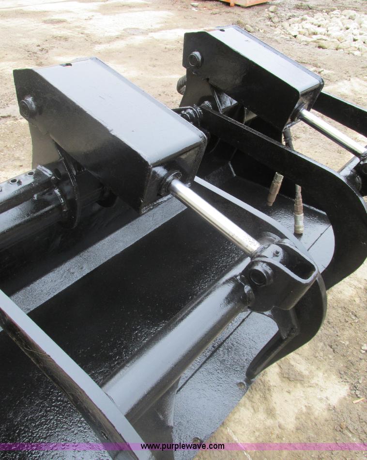 image for item AN9085 Ingersoll Rand 60 Industrial grapple skid steer bucket