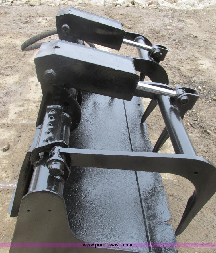 image for item AN9085 Ingersoll Rand 60 Industrial grapple skid steer bucket