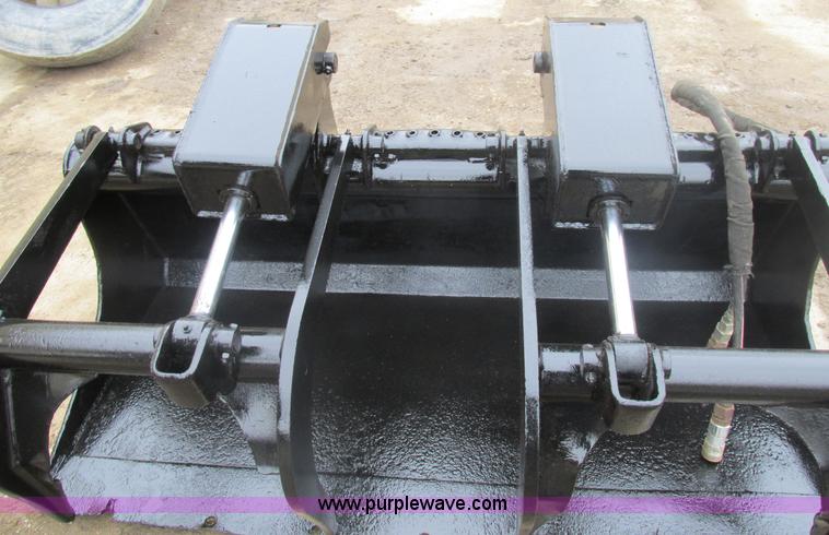 image for item AN9085 Ingersoll Rand 60 Industrial grapple skid steer bucket