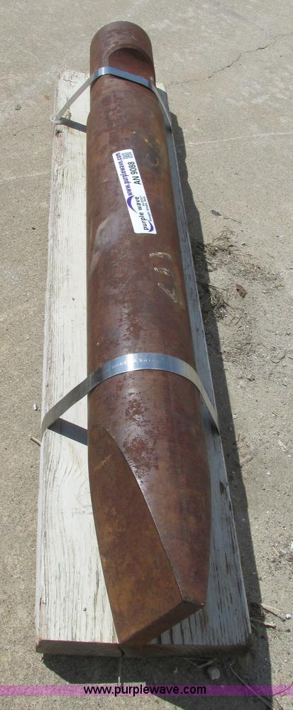 image for item AN9088 Chisel tip hydraulic breaker