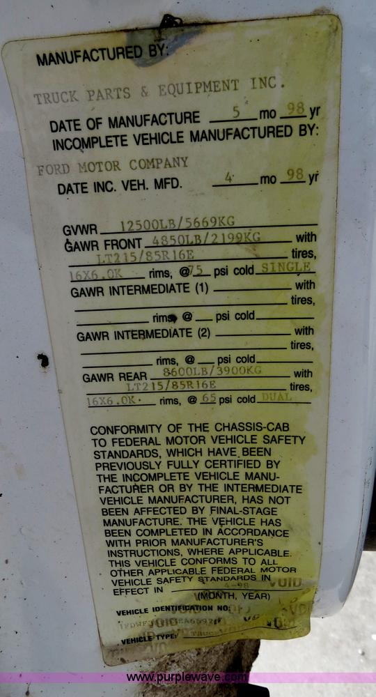 image for item B4892 1999 Ford F350 flatbed truck