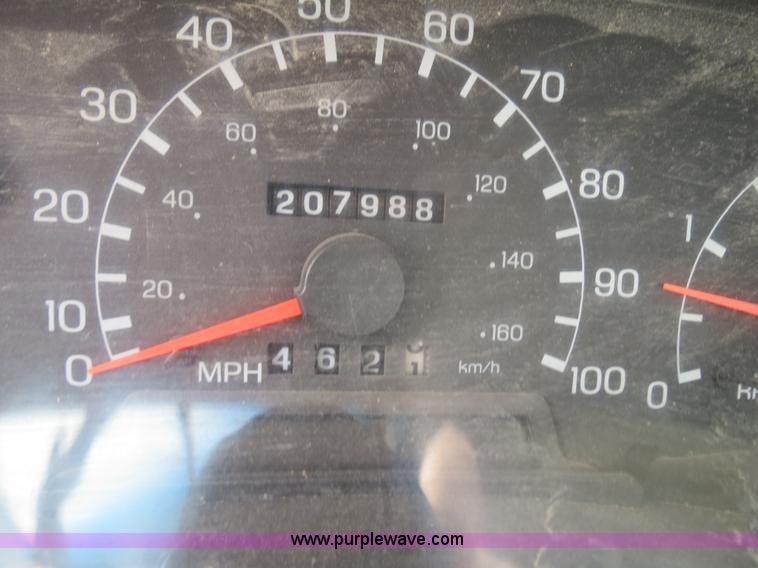 image for item B4892 1999 Ford F350 flatbed truck