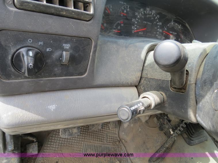 image for item B4892 1999 Ford F350 flatbed truck