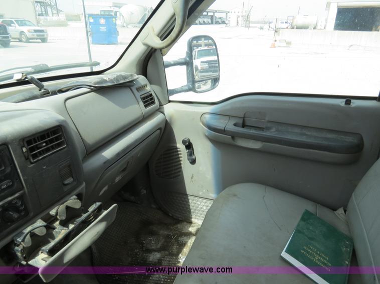 image for item B4892 1999 Ford F350 flatbed truck