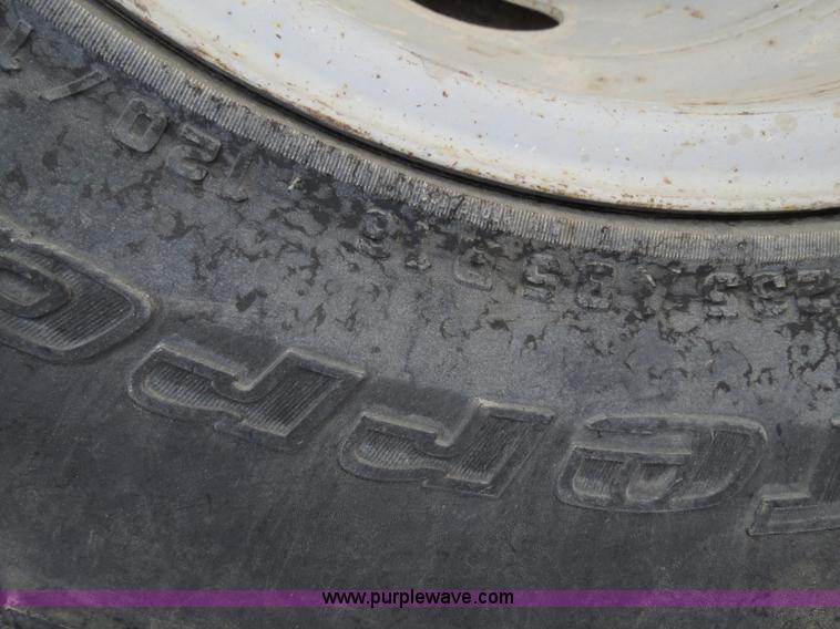 image for item B4892 1999 Ford F350 flatbed truck