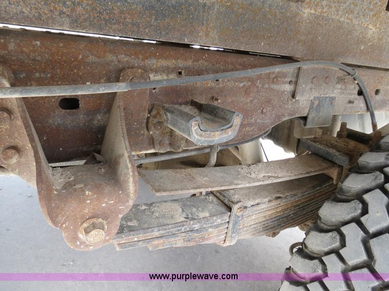 image for item B4892 1999 Ford F350 flatbed truck