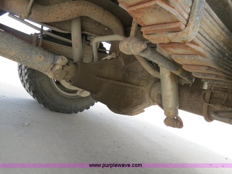 image for item B4892 1999 Ford F350 flatbed truck