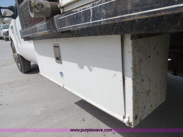 image for item B4892 1999 Ford F350 flatbed truck