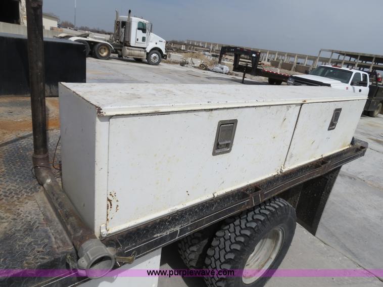 image for item B4892 1999 Ford F350 flatbed truck